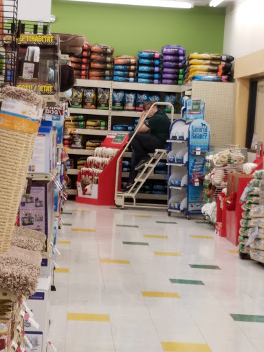 Pet Supply Store «Pet Supplies Plus», reviews and photos, 1150 N Court St #2A, Medina, OH 44256, USA