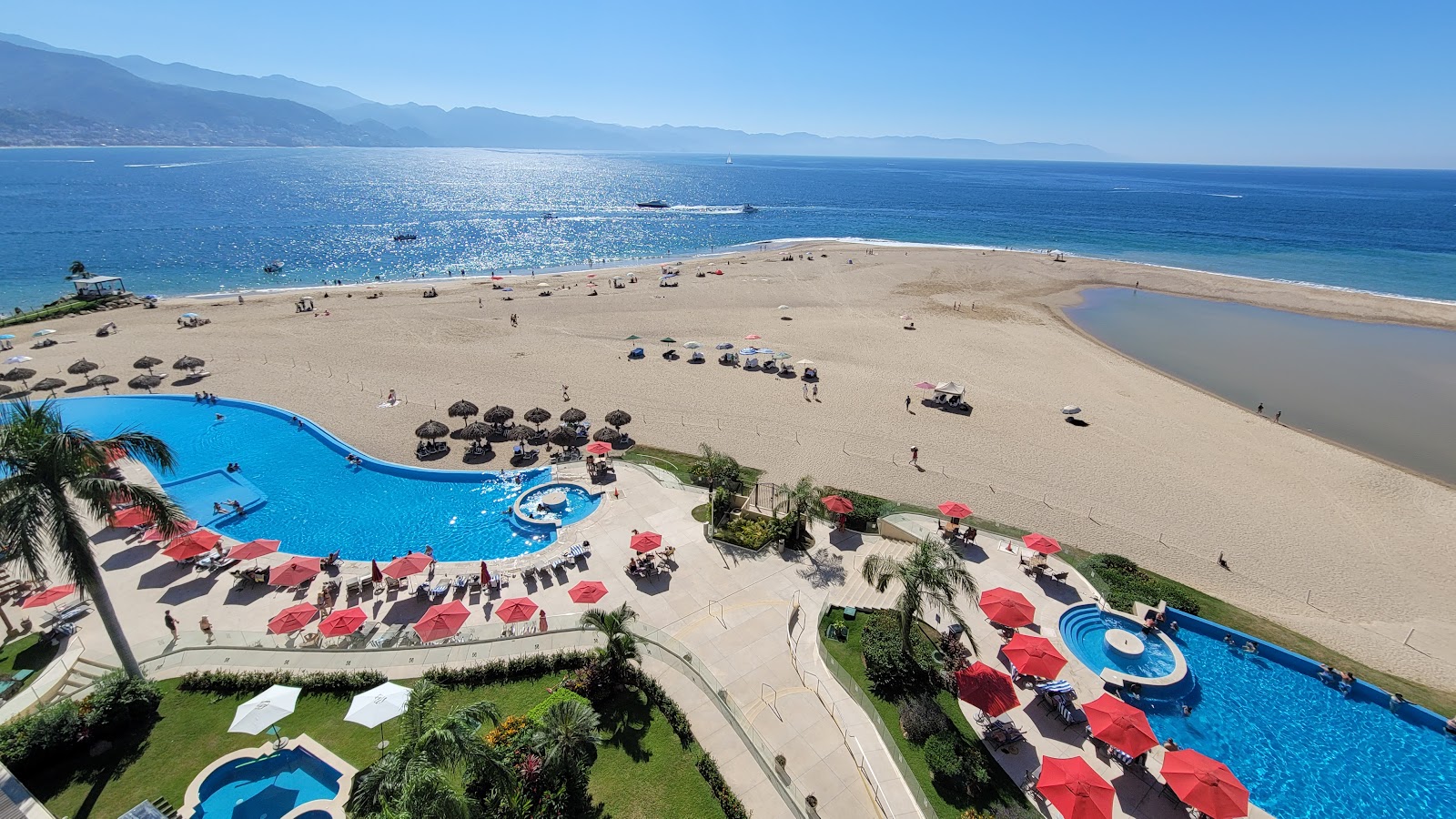 Photo of Holi beach with straight shore