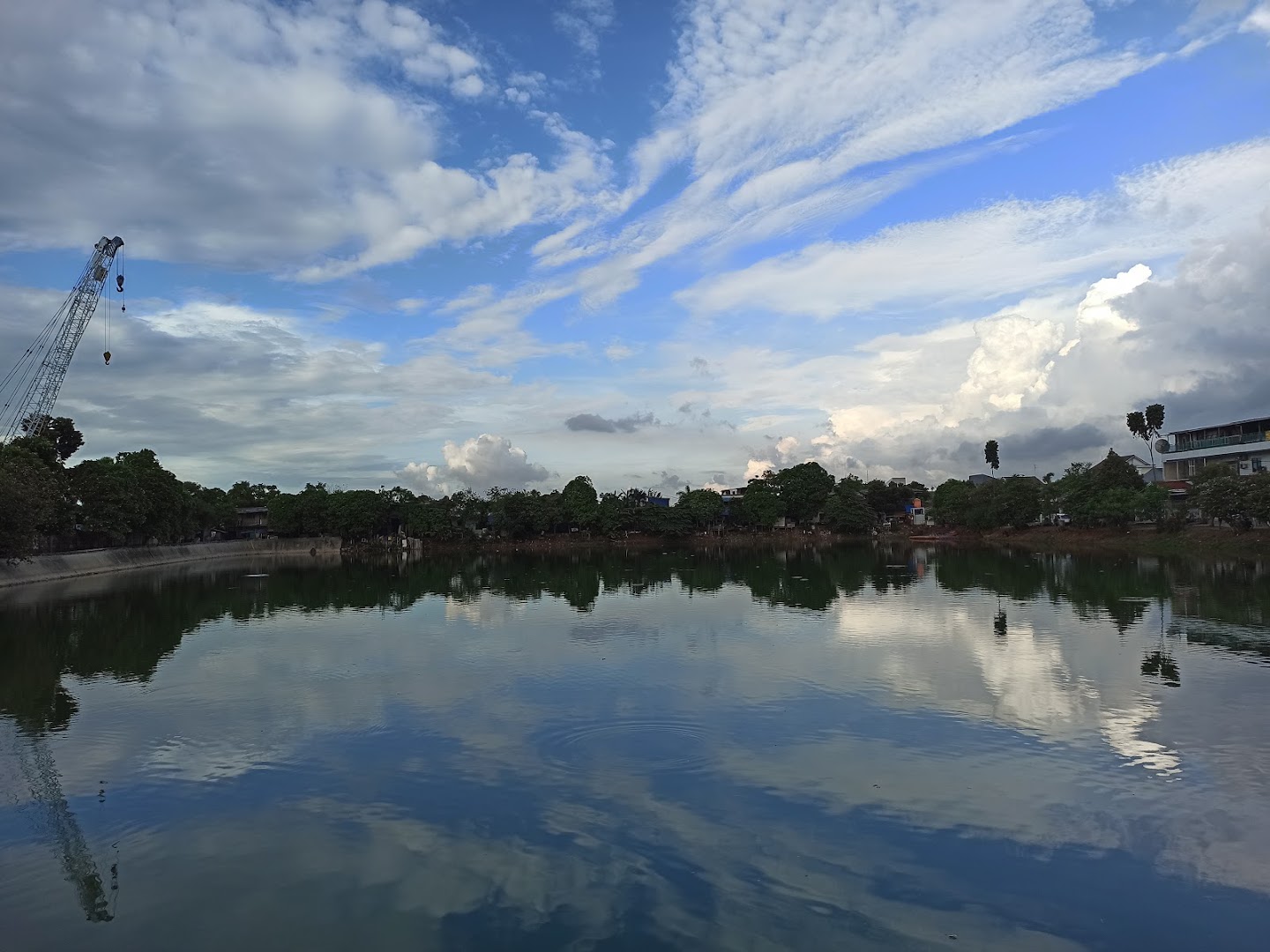 Gambar Stasiun Pompa Air Waduk Bojong Indah