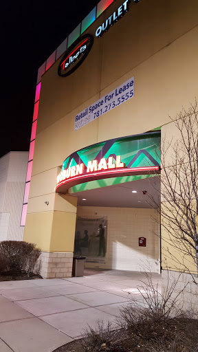 Shopping Mall «Woburn Mall», reviews and photos, 296 Mishawum Rd, Woburn, MA 01801, USA