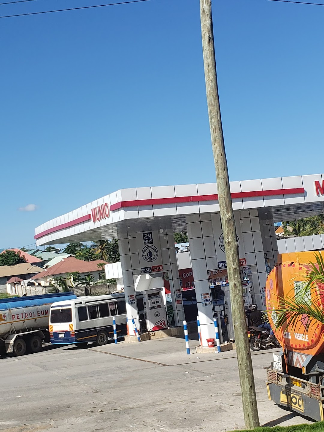 munio Petrol Station
