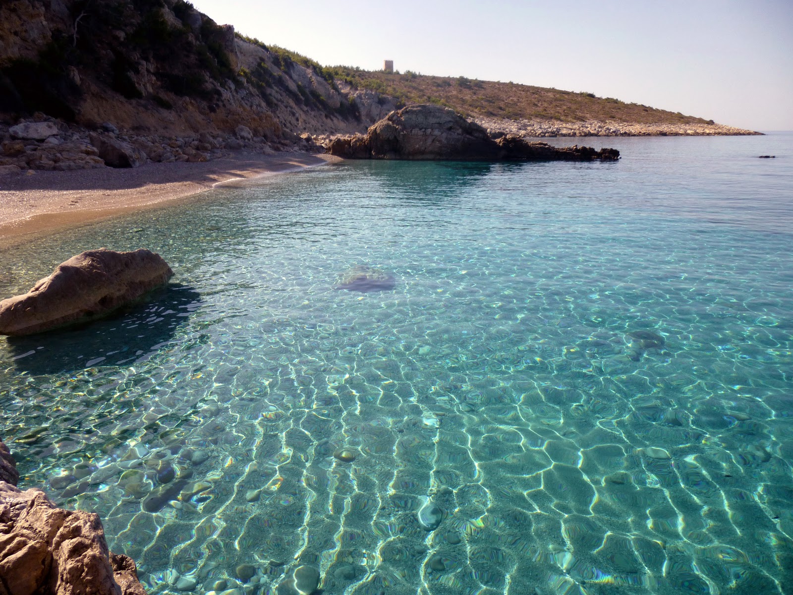 Foto di Tigani Beach II con baia piccola