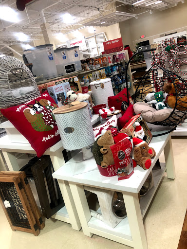 Department Store «HomeGoods», reviews and photos, 162 Everett Ave, Chelsea, MA 02150, USA