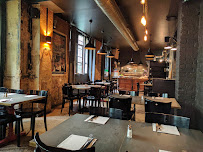 Atmosphère du Restaurant italien La Fabbrica Montmartre à Paris - n°16