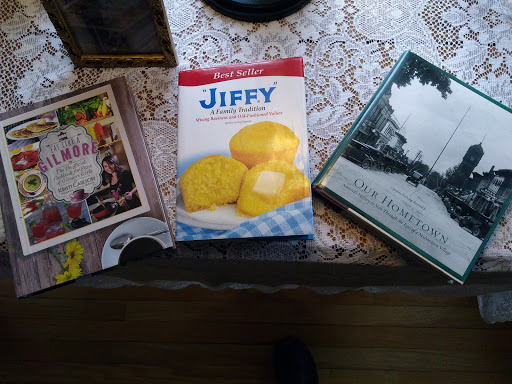 Bed & Breakfast «Chelsea House Victorian Inn», reviews and photos, 118 E Middle St, Chelsea, MI 48118, USA