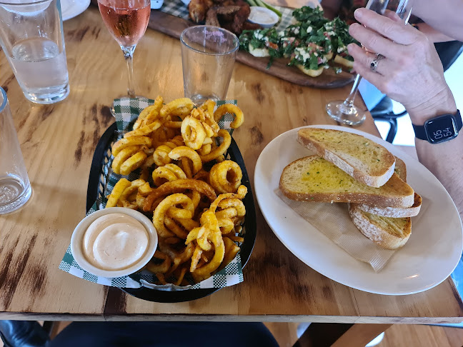 Reviews of Sprig + Fern Tavern Tawa in Wellington - Pub