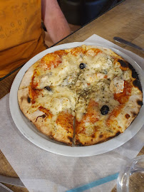 Pizza du Pizzeria Chez Bebert à Cuges-les-Pins - n°8