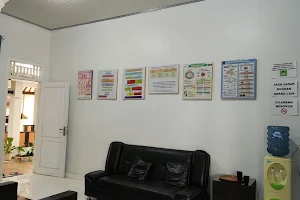 Klinik dr. Trestyawaty, Sp.OG image