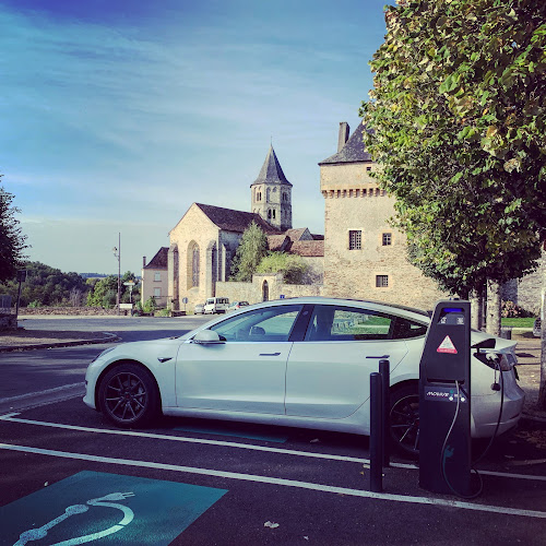 Borne de recharge de véhicules électriques MObiVE Charging Station Jumilhac-le-Grand
