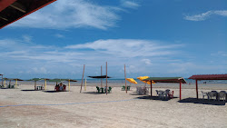 Foto von Tremembe Strand mit lange, gerade küste