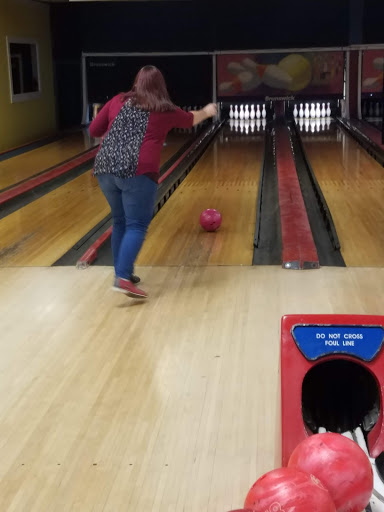 Bowling Alley «Indian Lanes», reviews and photos, 815 E Northside Dr, Clinton, MS 39056, USA