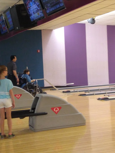 Bowling Alley «T-Bowl Lanes Inc», reviews and photos, 300 Preakness Shopping Center, Wayne, NJ 07470, USA