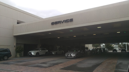 Lexus dealer Irvine