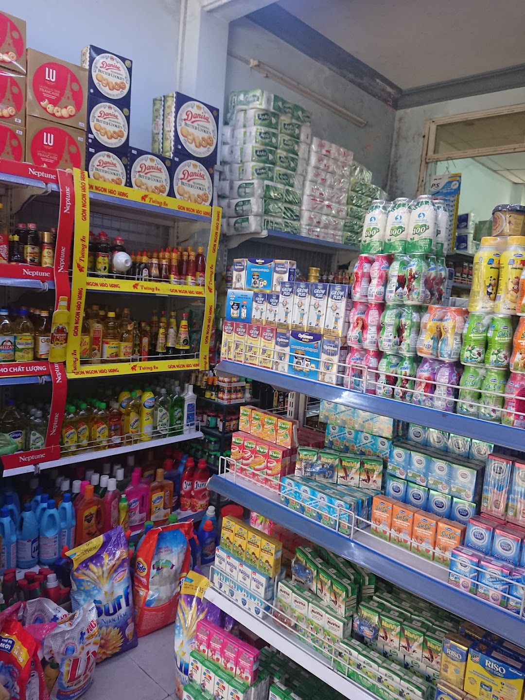 Mrs Điểm 8 Milk, Grocery