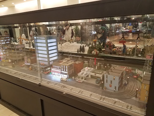 Shopping Mall «The Shops At Kenilworth», reviews and photos, 800 Kenilworth Dr, Towson, MD 21204, USA