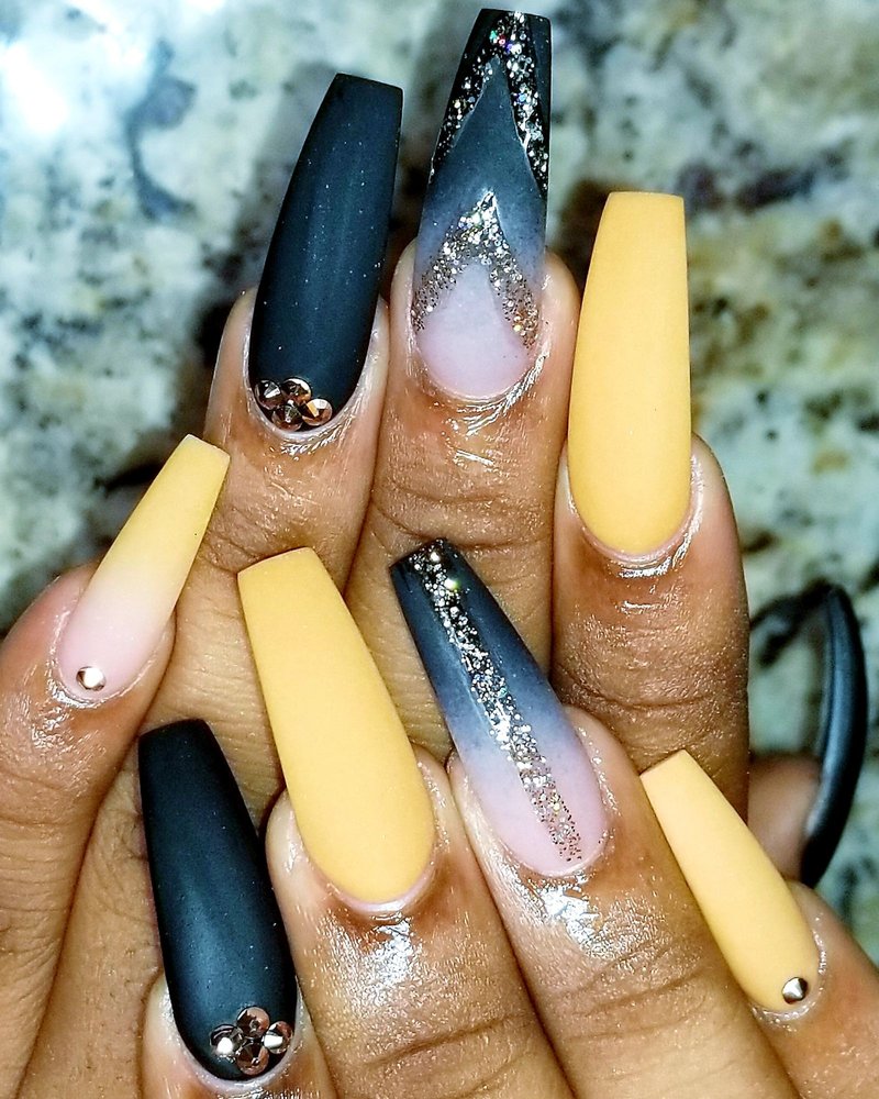 Coca Nails 48235