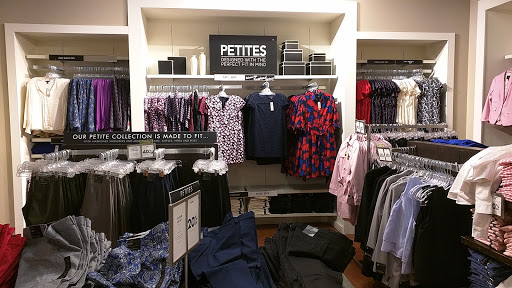 Clothing Store «Banana Republic», reviews and photos, 454 Evergreen Ct, Central Valley, NY 10917, USA