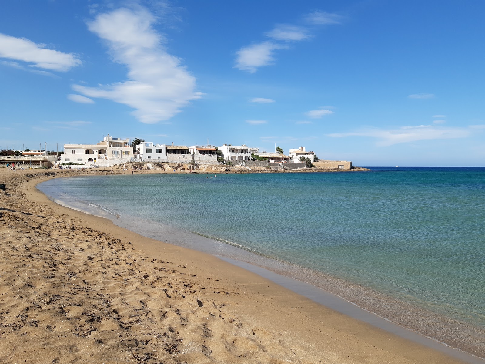 Spiaggia Morghella'in fotoğrafı kahverengi kum yüzey ile