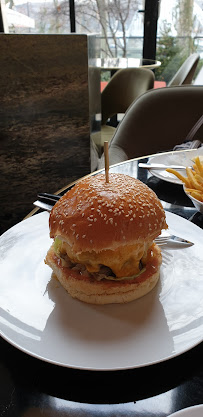 Hamburger du Restaurant français Monsieur Bleu à Paris - n°8