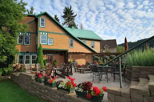 Lake Pointe Inn Bed And Breakfast image