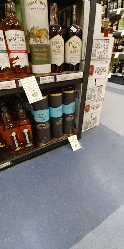 Liquor Store «Beverage Warehouse», reviews and photos, 1 East St, Winooski, VT 05404, USA