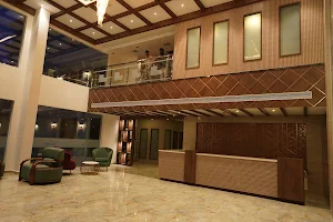 Hotel VKJ INN Aluva image