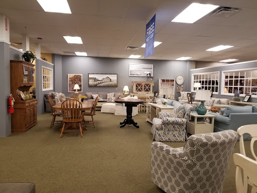 Furniture Store «Raymour & Flanigan Furniture and Mattress Store», reviews and photos, 2795 Richmond Ave, Staten Island, NY 10314, USA