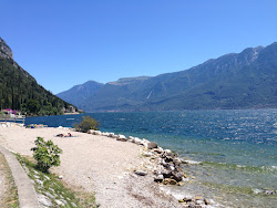Photo de Spiaggia Tignale avec un rivage spacieux