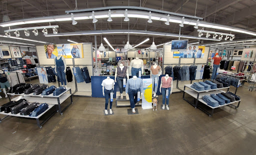 Clothing Store «Old Navy», reviews and photos, 10788 E Foothill Blvd, Rancho Cucamonga, CA 91730, USA