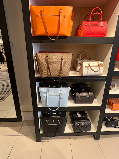 Shopping Mall «Calhoun Outlet Marketplace», reviews and photos, 455 Belwood Rd, Calhoun, GA 30701, USA