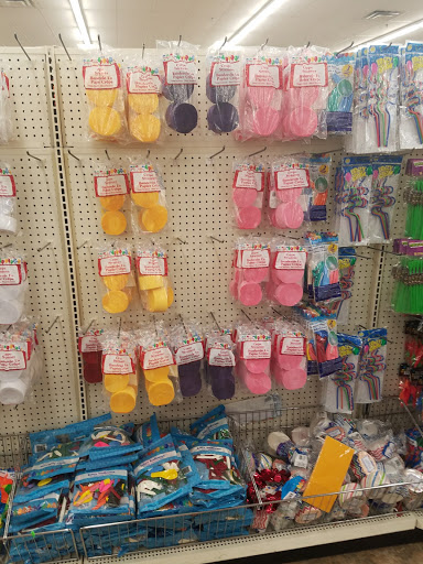 Dollar Store «Dollar Tree», reviews and photos, 136 Elm St, Enfield, CT 06082, USA