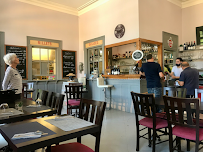 Atmosphère du Restaurant Gite Les Deux Vallées à Bouzies - n°17