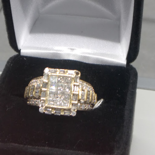 Pawn Shop «maX it PAWN», reviews and photos, 1519 University Ave W, St Paul, MN 55104, USA