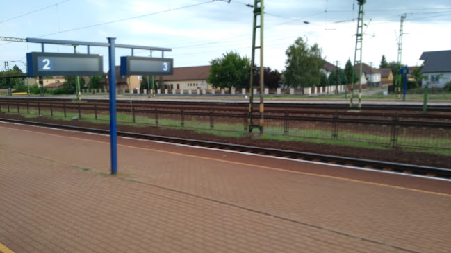 Hozzászólások és értékelések az Nagykáta, vasútállomás-ról