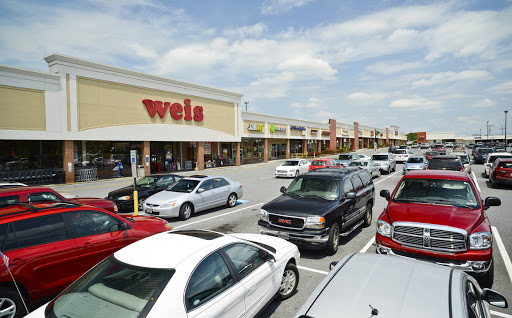 Shopping Mall «Palmyra Shopping Center», reviews and photos, 901 E Main St, Palmyra, PA 17078, USA