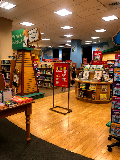 Book Store «Barnes & Noble», reviews and photos, 5701 Sunset Dr #196, South Miami, FL 33143, USA