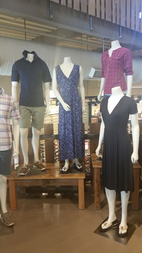 Clothing Store «L.L. Bean», reviews and photos, 340 Legacy Pl, Dedham, MA 02026, USA