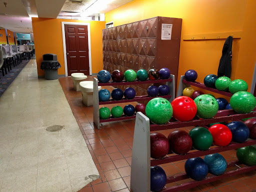 Bowling Alley «Oak Ridge Bowling Center», reviews and photos, 246 S Illinois Ave, Oak Ridge, TN 37830, USA