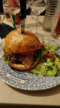 Hamburger du Restaurant Le Comptoir De Famille à Lachapelle-Sous-Rougemont - n°8