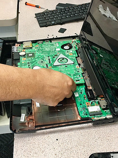 Electronics Repair Shop «CPR Cell Phone Repair Indianapolis - Castleton», reviews and photos, 5880 E 82nd St, Indianapolis, IN 46250, USA