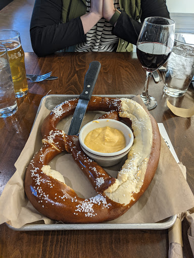 Brewpub «Crooked Pint Ale House», reviews and photos, 3210 Chaska Blvd, Chaska, MN 55318, USA