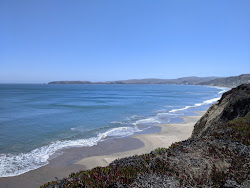 Foto von Drake beach befindet sich in natürlicher umgebung