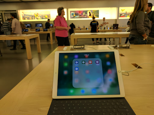 Computer Store «Apple Fashion Valley», reviews and photos, 7007 Friars Rd, San Diego, CA 92108, USA