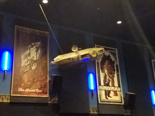 Movie Theater «Hollywood Blvd. Cinema», reviews and photos, 1001 75th St, Woodridge, IL 60517, USA