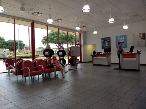 Tire Shop «Discount Tire Store - Arlington, TX», reviews and photos, 1375 NE Green Oaks Blvd, Arlington, TX 76006, USA