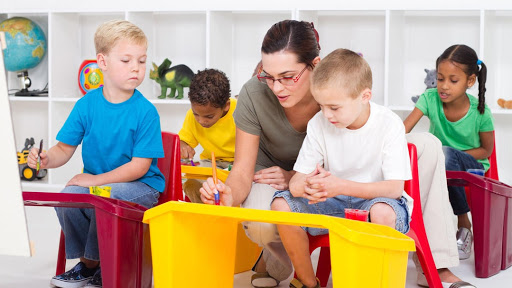 Casa del Nino Bilingual Montessori School