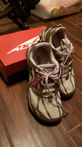 Sporting Goods Store «Fleet Feet Sports Springfield», reviews and photos, 1254 E Republic Rd, Springfield, MO 65804, USA