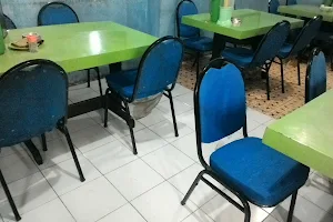 Rumah Makan Padang Simpang Raya Tugu image