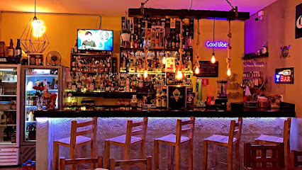 Tres Generaciones GUICHO,S Cafe Bar..