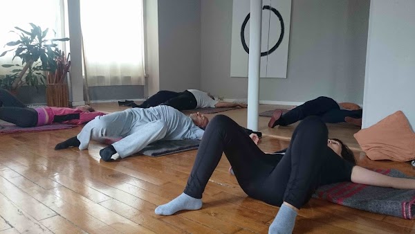 Un lugar para encontrarte Tai chi, relajación ,bowspring, meditación